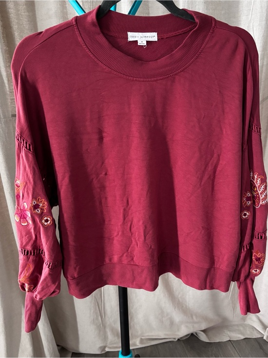coco + jaimeson Tops - Coco + Jaimeson Burgundy Embroidered Sleeve Sweatshirt
